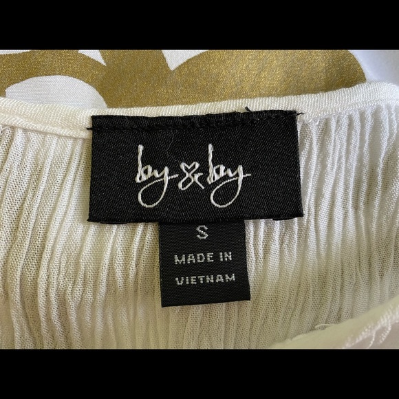 3/4 Flare Sleeve Tie Blouse - Picture 3 of 13